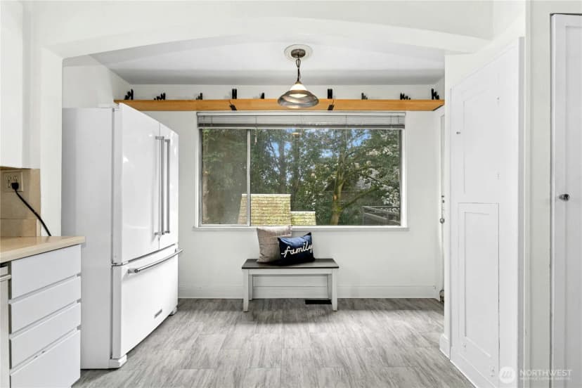 Property photo for 1009 Ne 70th Street, Seattle photo 11