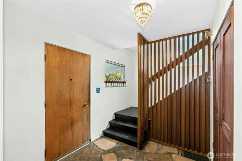 Property photo for 1009 Ne 70th Street, Seattle photo 14