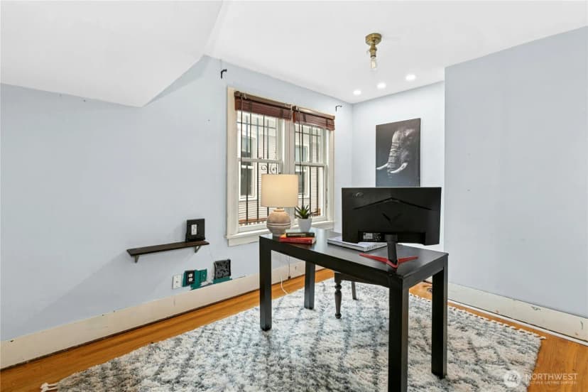 Property photo for 1009 Ne 70th Street, Seattle photo 13