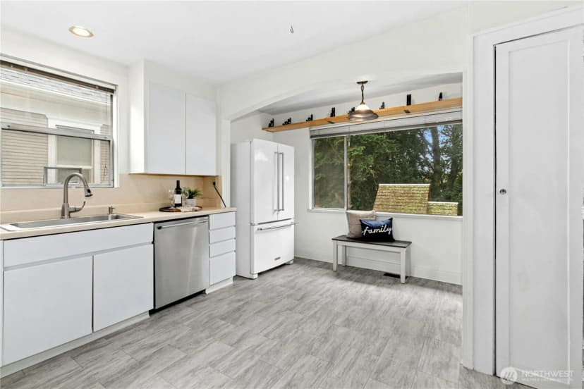Property photo for 1009 Ne 70th Street, Seattle photo 10