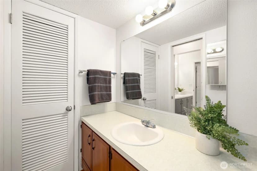 Property photo for 29304 32nd Place S, Auburn photo 14