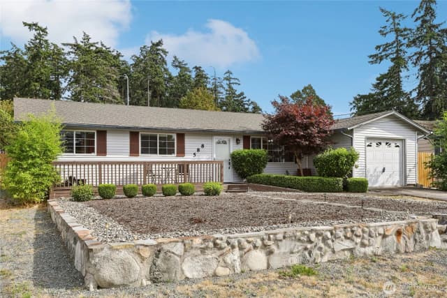 Property photo for 588 Ne Harvest Drive, Oak Harbor photo 2