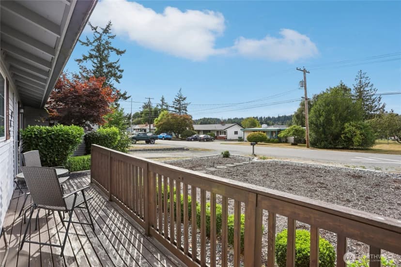 Property photo for 588 Ne Harvest Drive, Oak Harbor photo 4