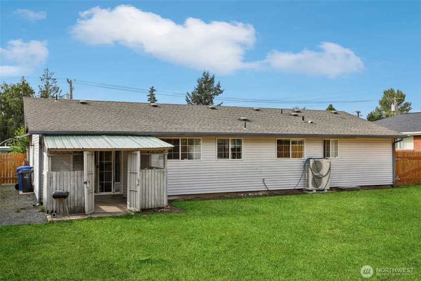 Property photo for 588 Ne Harvest Drive, Oak Harbor photo 27