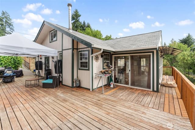 Property photo for 811 Ne 2nd Street, Winlock photo 2