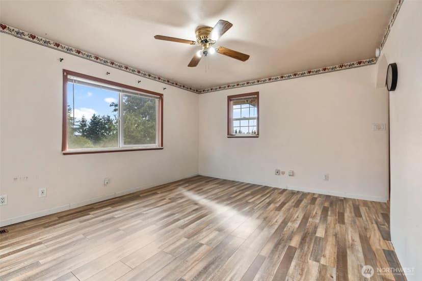 Property photo for 811 Ne 2nd Street, Winlock photo 16