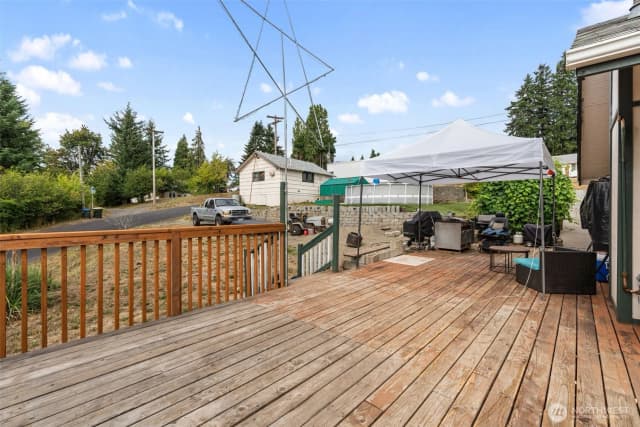 Property photo for 811 Ne 2nd Street, Winlock photo 3