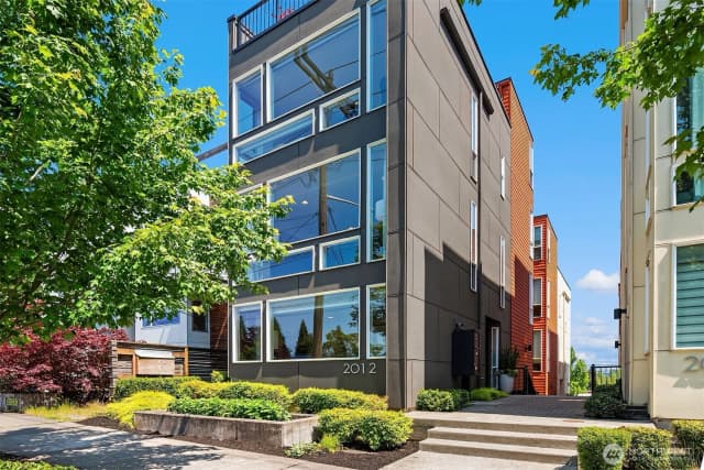 Property photo for 2012 14th Avenue S, Seattle photo 2