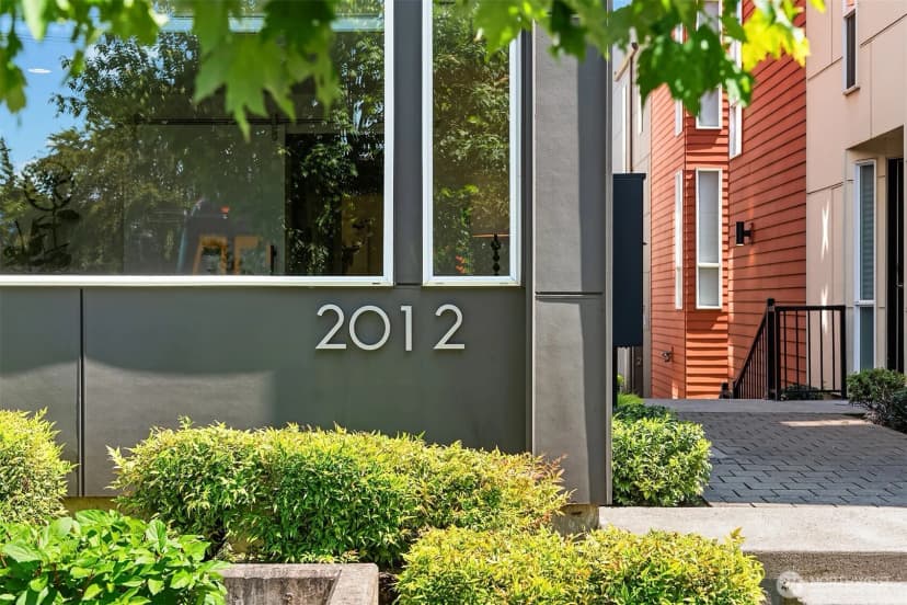 Property photo for 2012 14th Avenue S, Seattle photo 4