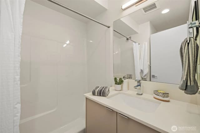 Property photo for 3924 Sw Dawson Street, Seattle photo 5