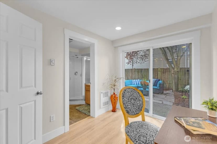 Property photo for 211 15th Avenue, Seattle photo 3