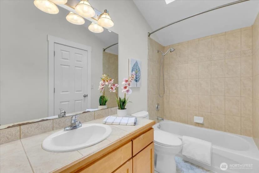 Property photo for 211 15th Avenue, Seattle photo 23