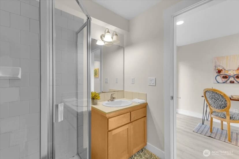 Property photo for 211 15th Avenue, Seattle photo 6