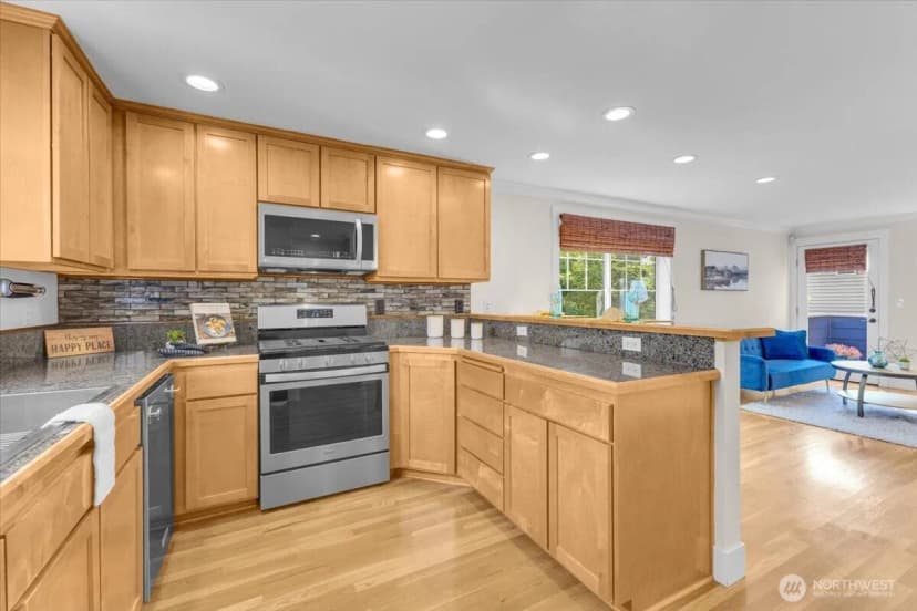 Property photo for 211 15th Avenue, Seattle photo 16