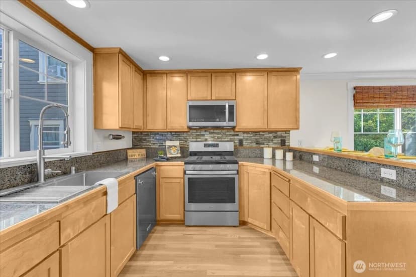Property photo for 211 15th Avenue, Seattle photo 18