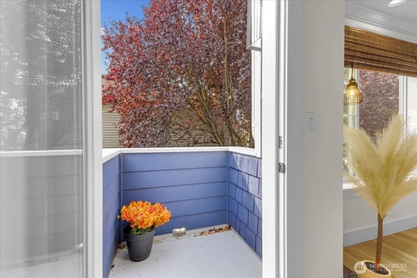 Property photo for 211 15th Avenue, Seattle photo 14