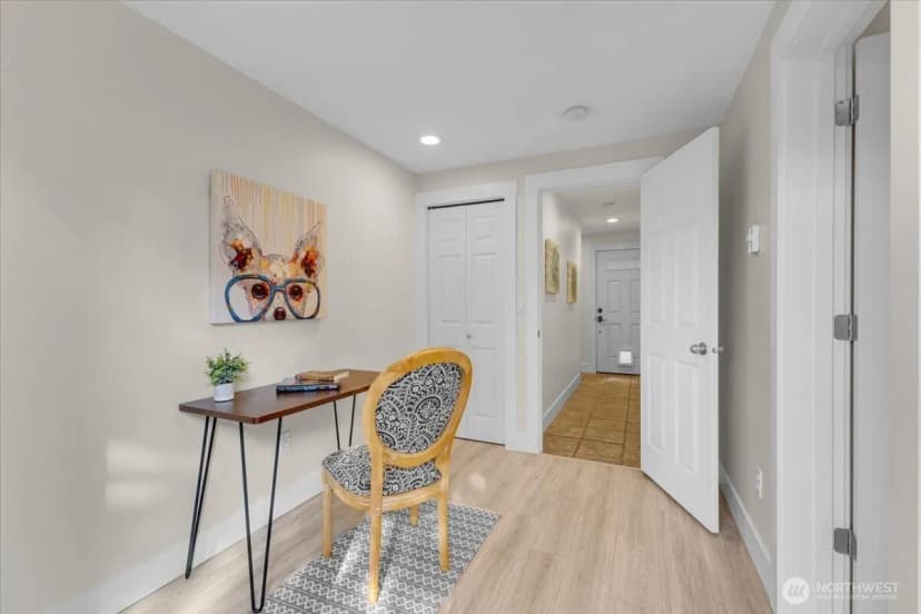 Property photo for 211 15th Avenue, Seattle photo 4