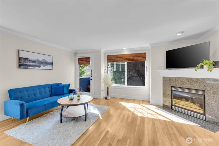 Property photo for 211 15th Avenue, Seattle photo 12