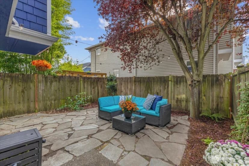 Property photo for 211 15th Avenue, Seattle photo 8
