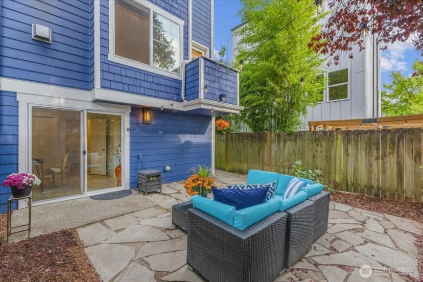 Property photo for 211 15th Avenue, Seattle photo 9