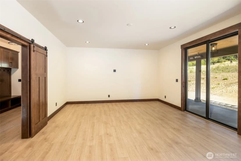Property photo for 81 Bitterroot Lane, Ronald photo 10