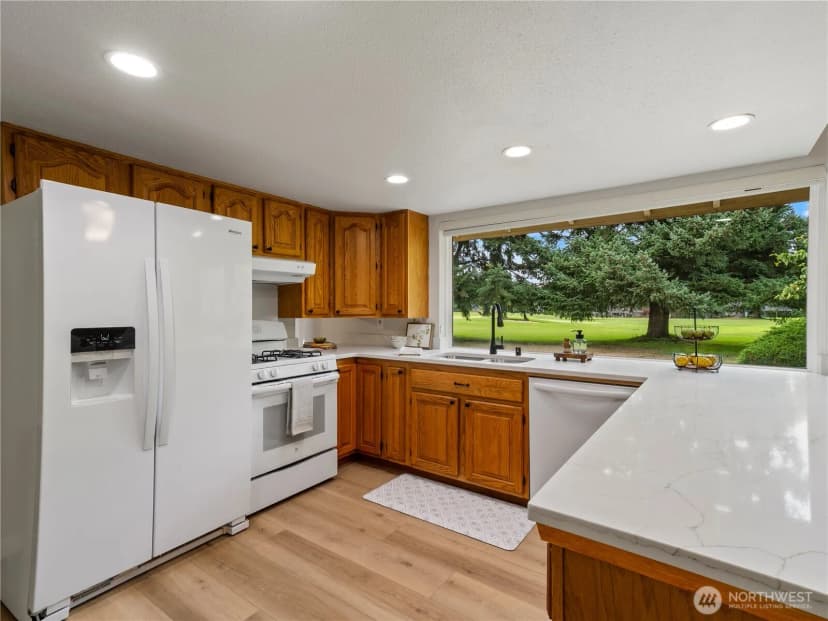 Property photo for 7513 Onyx Drive Sw, Lakewood photo 5