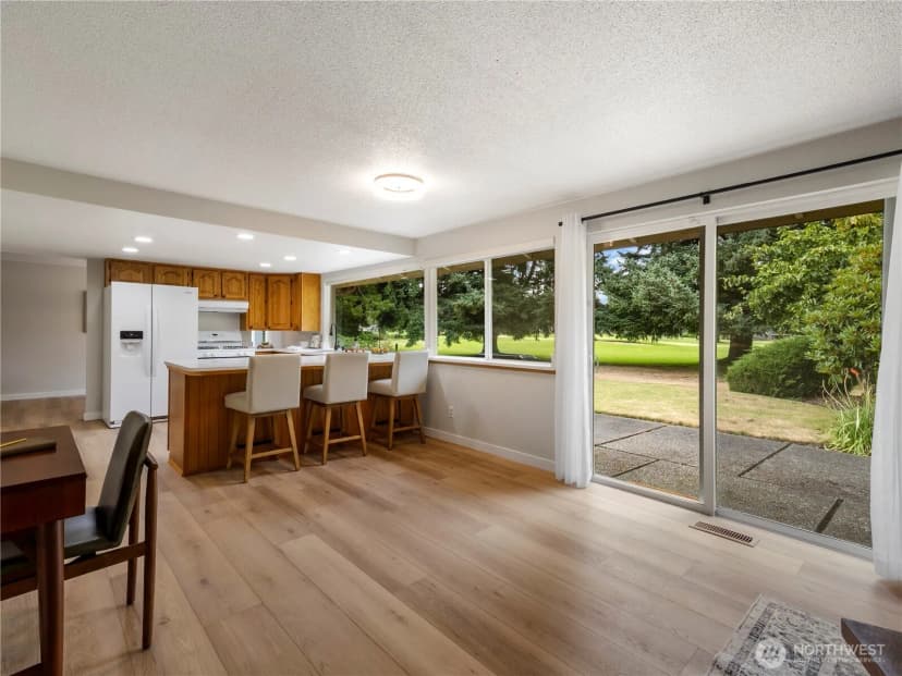 Property photo for 7513 Onyx Drive Sw, Lakewood photo 11