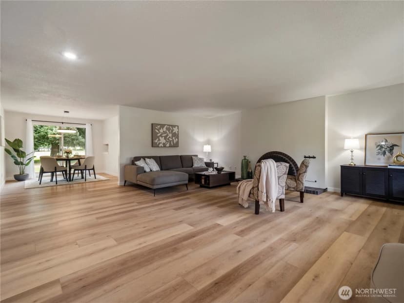 Property photo for 7513 Onyx Drive Sw, Lakewood photo 8