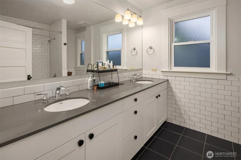 Property photo for 1517 31st Avenue S, Seattle photo 17