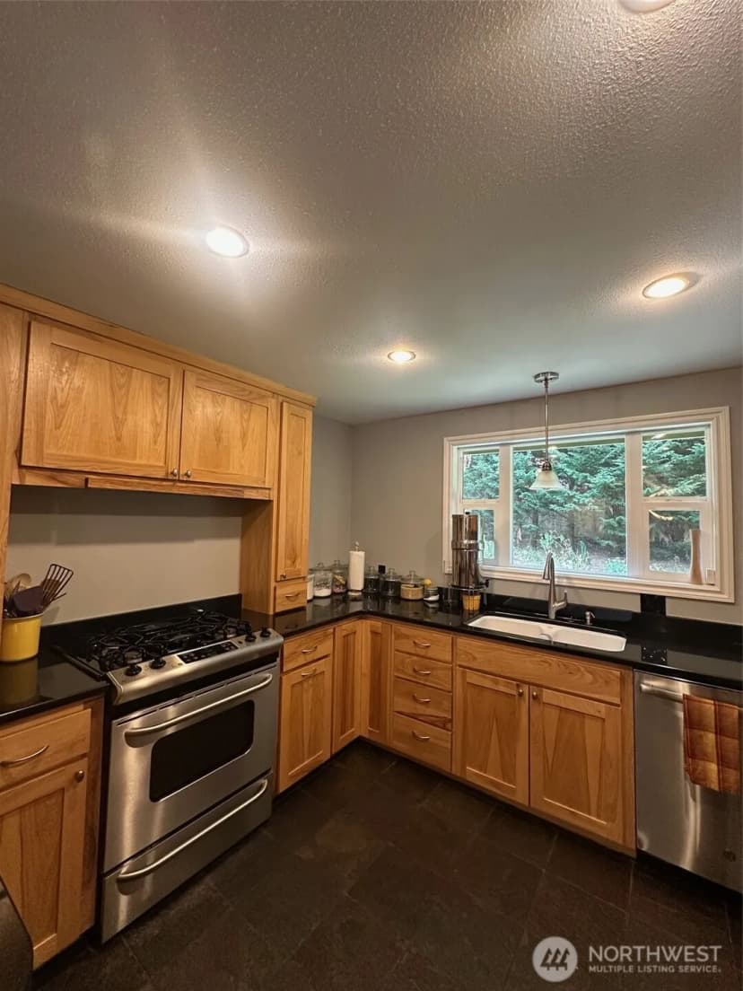 Property photo for 12709 Ne 80th Lane, Kirkland photo 25