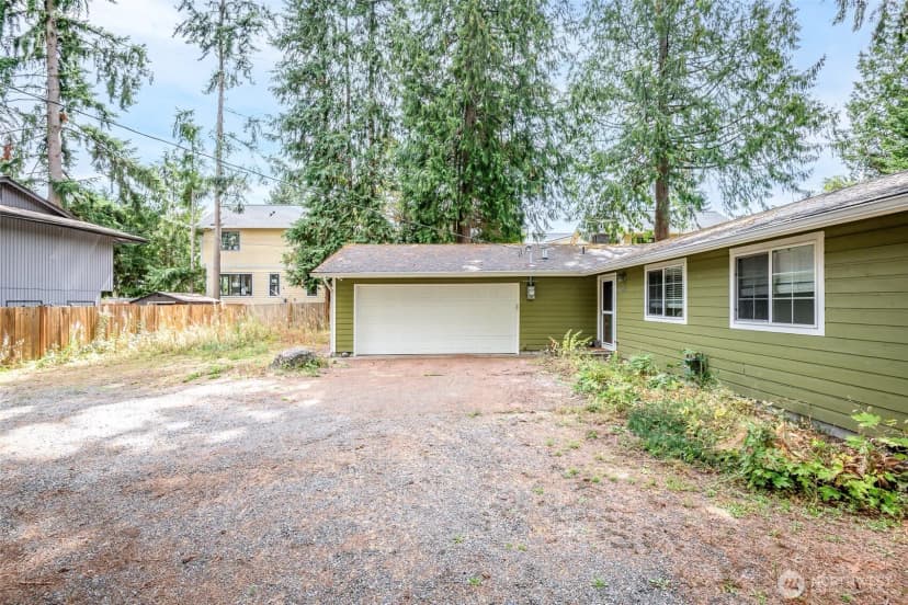 Property photo for 12709 Ne 80th Lane, Kirkland photo 3