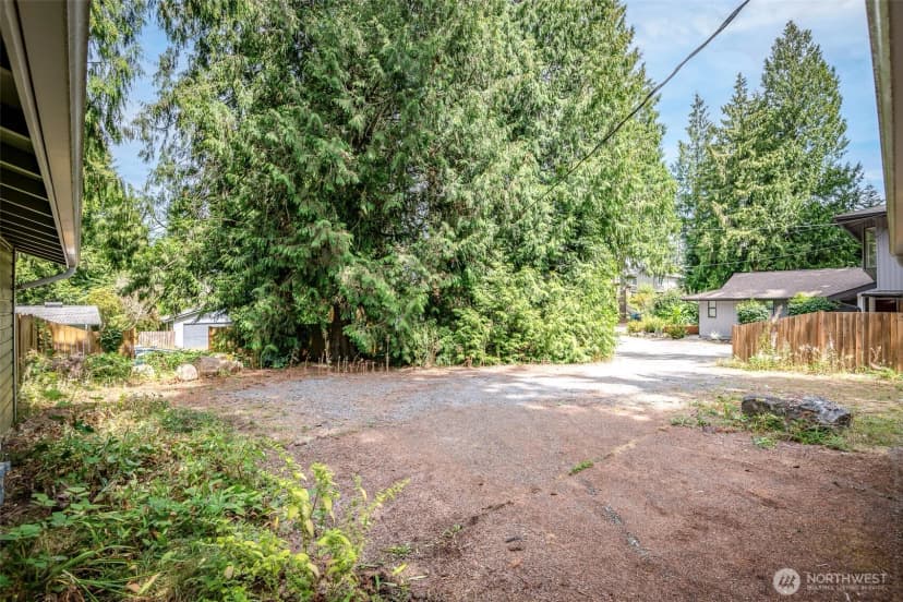 Property photo for 12709 Ne 80th Lane, Kirkland photo 16