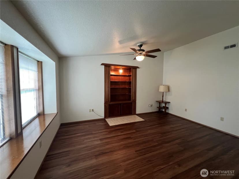 Property photo for 6424 S Alder Street, Tacoma photo 3