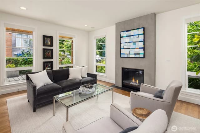 Property photo for 1810 2nd Avenue N, Seattle photo 5