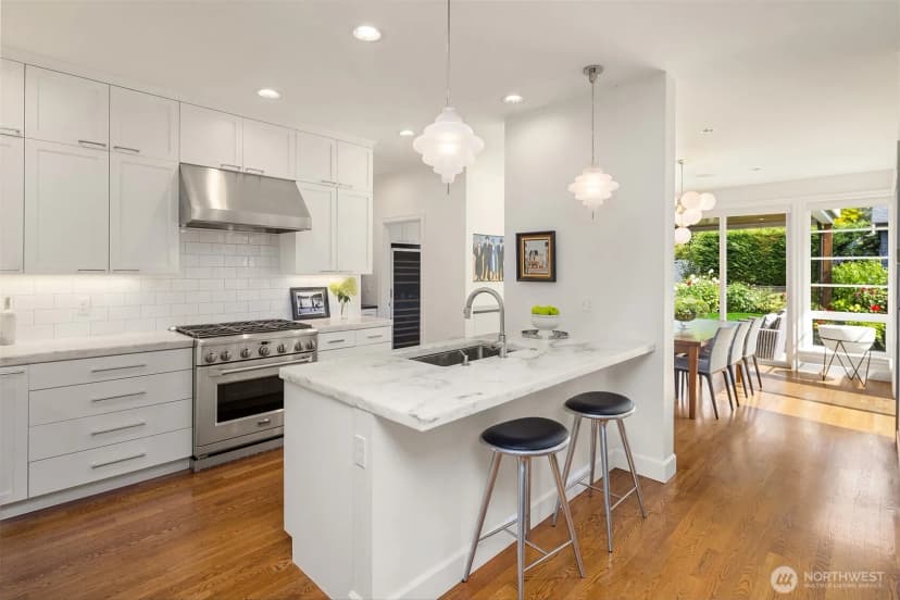 Property photo for 1810 2nd Avenue N, Seattle photo 10