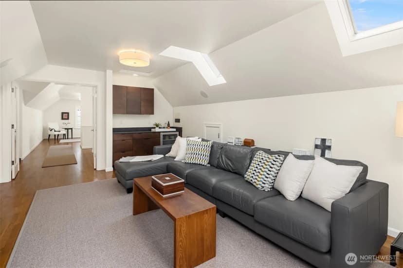 Property photo for 1810 2nd Avenue N, Seattle photo 29
