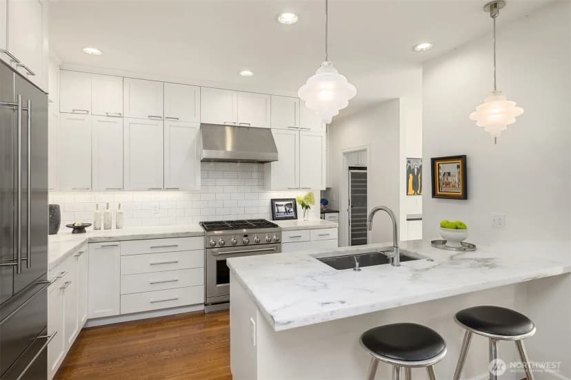 Property photo for 1810 2nd Avenue N, Seattle photo 11