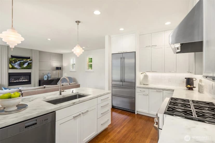 Property photo for 1810 2nd Avenue N, Seattle photo 12
