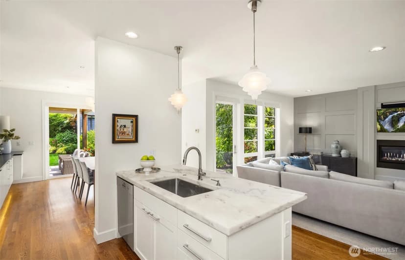 Property photo for 1810 2nd Avenue N, Seattle photo 13