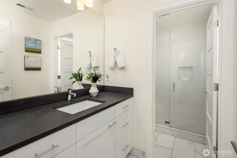 Property photo for 1810 2nd Avenue N, Seattle photo 25