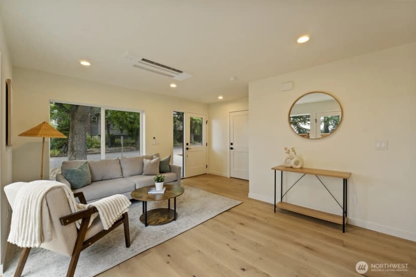 Property photo for 1503 Ne 73rd Street, Seattle photo 8