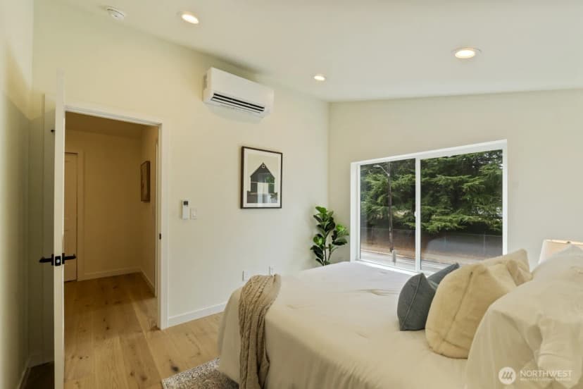 Property photo for 1503 Ne 73rd Street, Seattle photo 17