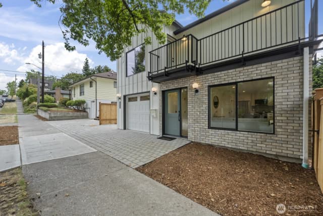 Property photo for 1503 Ne 73rd Street, Seattle photo 5