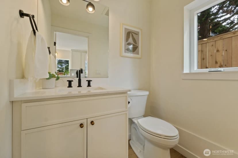 Property photo for 1503 Ne 73rd Street, Seattle photo 21
