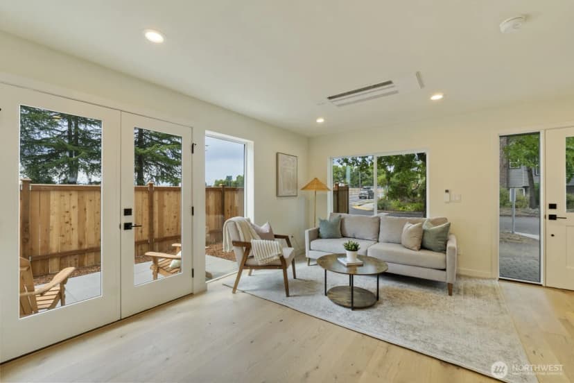 Property photo for 1503 Ne 73rd Street, Seattle photo 13