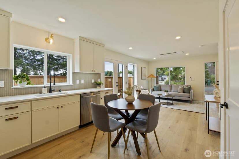 Property photo for 1503 Ne 73rd Street, Seattle photo 11