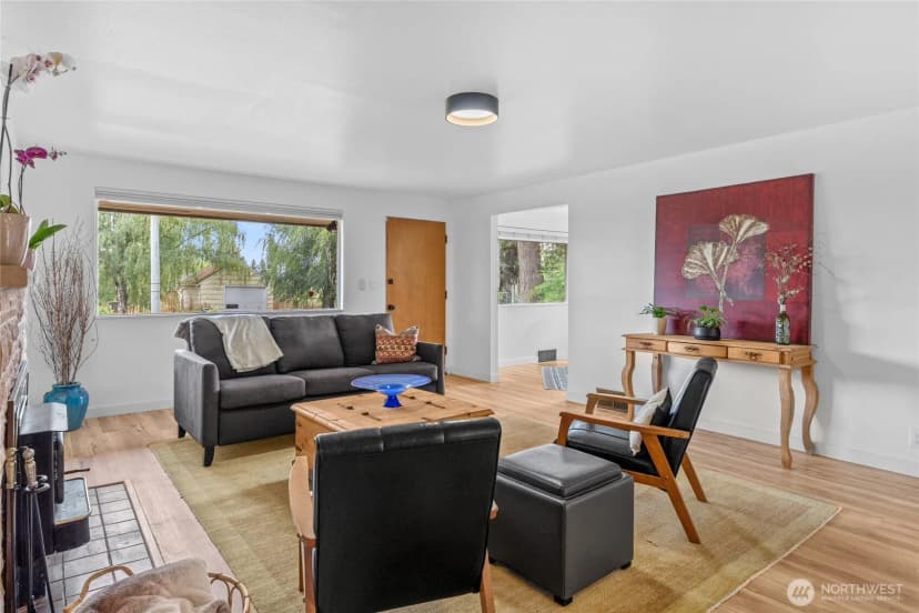 Property photo for 13709 32nd Avenue S, Seattle photo 6