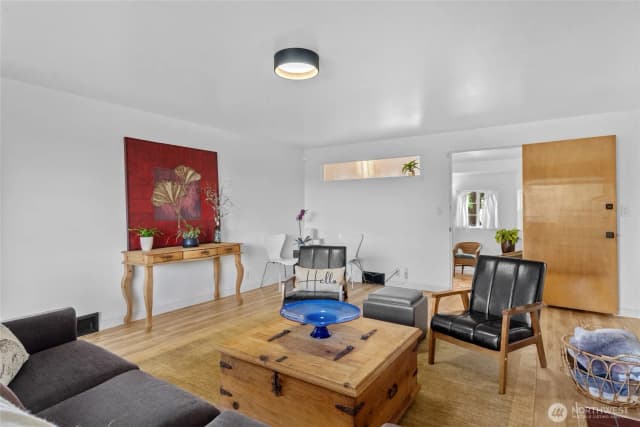 Property photo for 13709 32nd Avenue S, Seattle photo 5