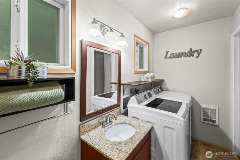 Property photo for 8964 Lawrence Drive Se, Port Orchard photo 18