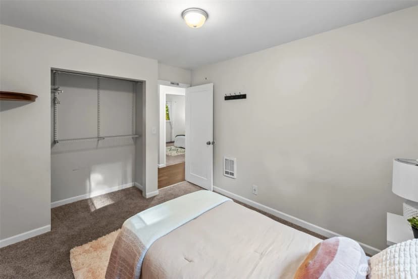 Property photo for 8964 Lawrence Drive Se, Port Orchard photo 29